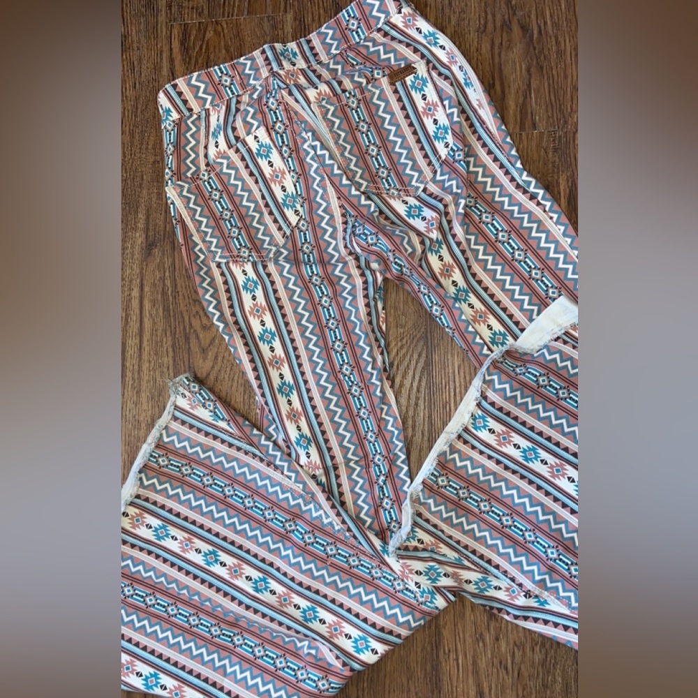 Rock & Roll Cowgirl Women’s High Rise Pink Aztec Flare Jeans